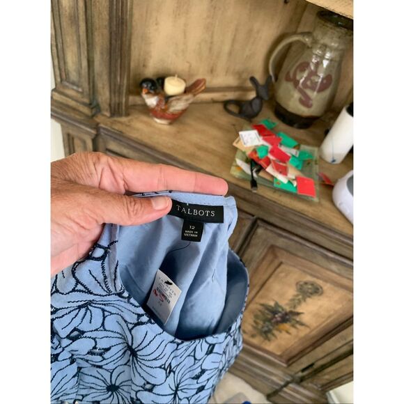 NWT Talbots FLORAL EYELET TOP - CHAMBRAY - Picture 8 of 11